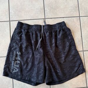 Under armour‎ BLACK LOOSE CAMO SHORTS MENS XXL
